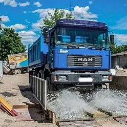 Обустройство пункта мойки колес на строительной площадке: что это и зачем необходим